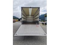 THOM6454_2684499 vehicle image