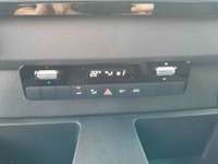 ALTH1974_2833394 vehicle image