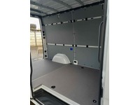 ALTH1974_2833394 vehicle image