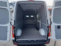 ALTH1974_2833394 vehicle image