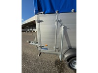 HUTT218_2886927 vehicle image