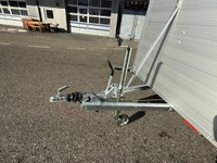 HUTT218_2886927 vehicle image