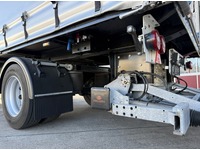 GREA182_2928850 vehicle image