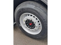 INTG9387_2744188 vehicle image