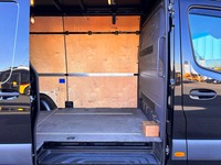 MAN126_2871110 vehicle image