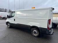 STUD177_2824590 vehicle image