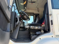 UNIK8334_2884131 vehicle image