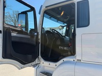 UNIK8334_2884131 vehicle image