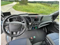 TART5813_2785816 vehicle image