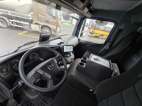 LARA4267_2816131 vehicle image