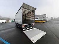 LARA4267_2816131 vehicle image