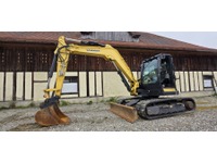 0452025 vehicle image