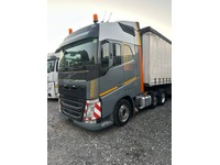 TOLA8240_2737250 vehicle image