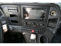 DOLD2821_3017614 vehicle image