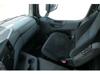 DOLD2821_3017614 vehicle image