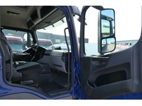 DOLD2821_3017614 vehicle image