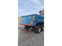 0500025 vehicle image