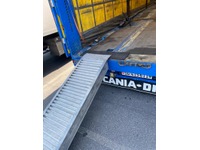 0332025 vehicle image