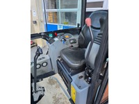 VISI1614_2720054 vehicle image