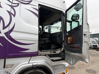 UNIK8334_2815207 vehicle image