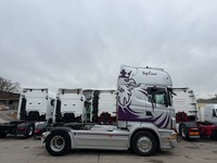 UNIK8334_2815207 vehicle image