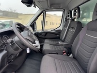 STUD177_2806514 vehicle image