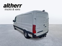 ALTH1974_2940161 vehicle image