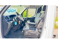 TAMZ4659_2931758 vehicle image
