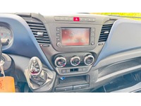 TAMZ4659_2931758 vehicle image