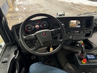 SCHU1479_2798598 vehicle image