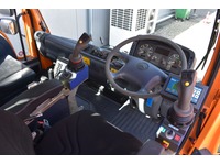 TOC1273_2852708 vehicle image