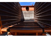 TOC1273_2852708 vehicle image