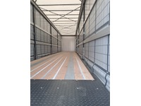 INTG9387_2837846 vehicle image