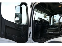 DOLD2821_2838925 vehicle image