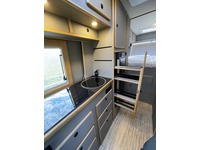 TART5813_2802659 vehicle image