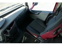 DOLD2821_2855172 vehicle image