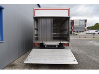 TOC1273_2727366 vehicle image
