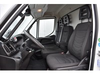 TOC1273_2727366 vehicle image
