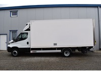 TOC1273_2727366 vehicle image