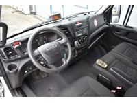 TOC1273_2727366 vehicle image