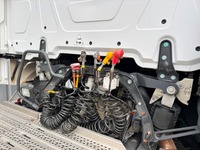 MAN126_2770182 vehicle image