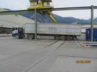 JAQU922_2707750 vehicle image
