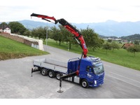 THOM6454_2899861 vehicle image