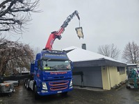 THOM6454_2899861 vehicle image
