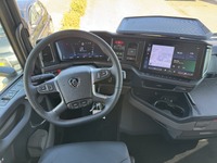 0477025 vehicle image