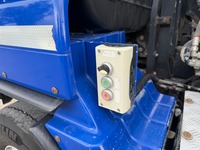UNIK8334_2937144 vehicle image