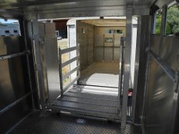 HUTT218_3009102 vehicle image