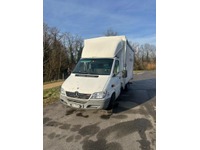 TOMY4226_2832930 vehicle image