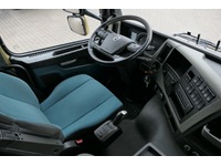 DOLD2821_2694093 vehicle image