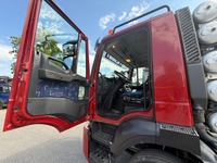 UNIK8334_2945996 vehicle image